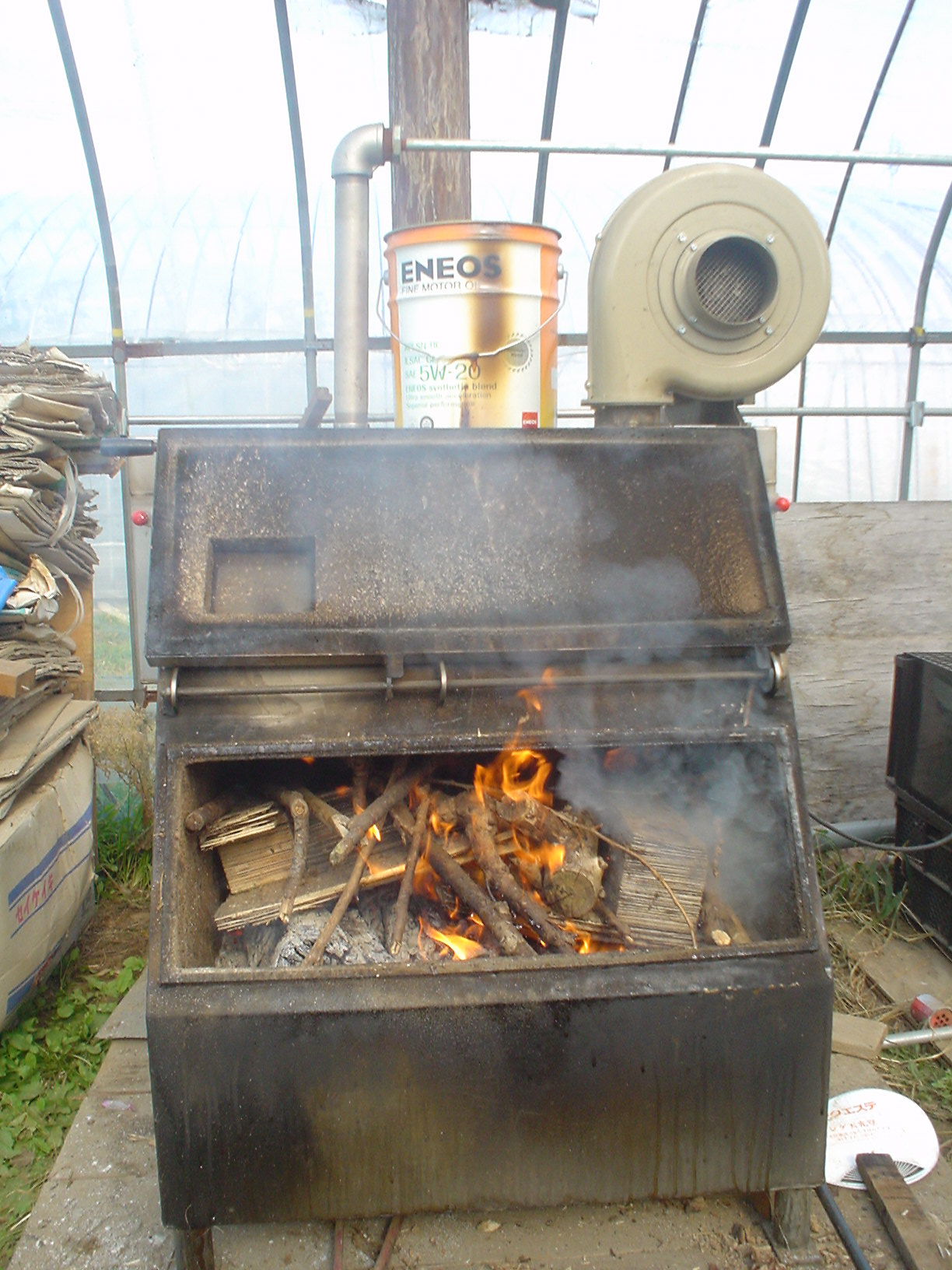 ビニールハウス用給湯器の写真